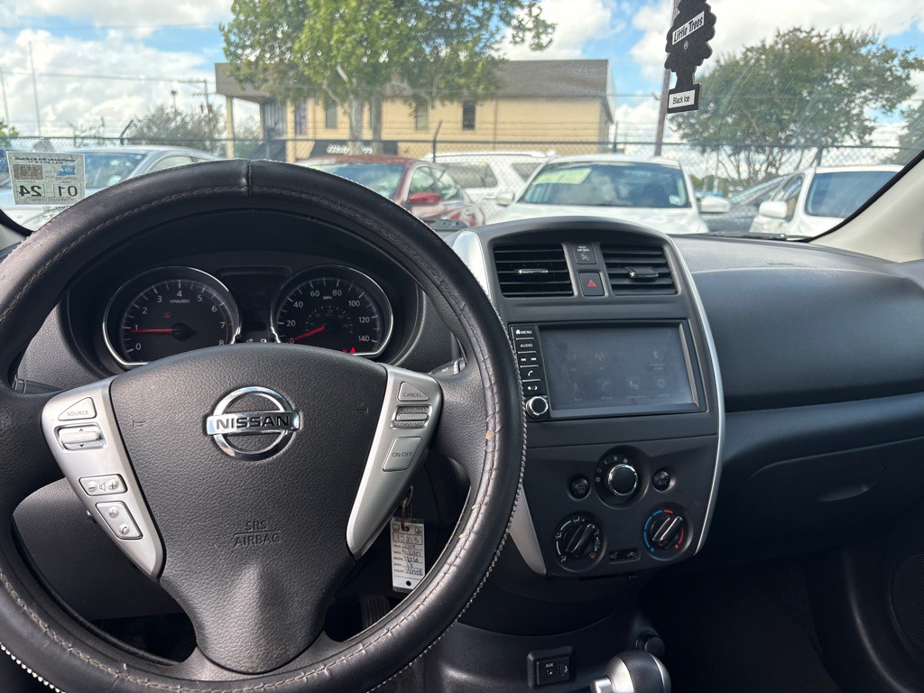 2019 Nissan Versa Image 10