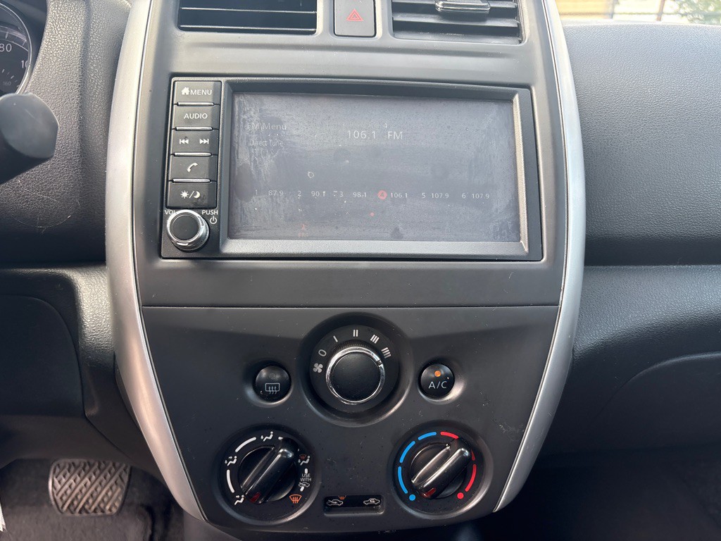 2019 Nissan Versa Image 11