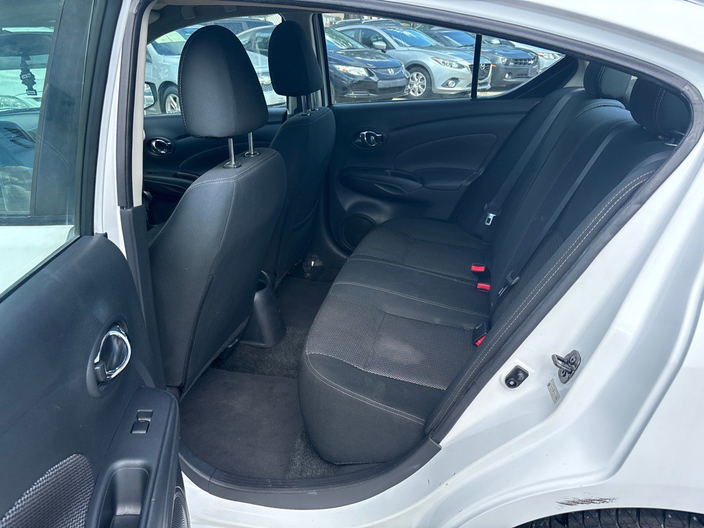 2019 Nissan Versa Image 16