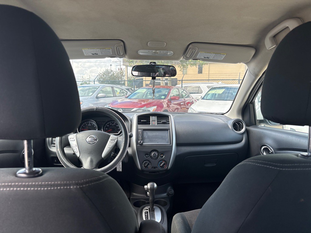 2019 Nissan Versa Image 17