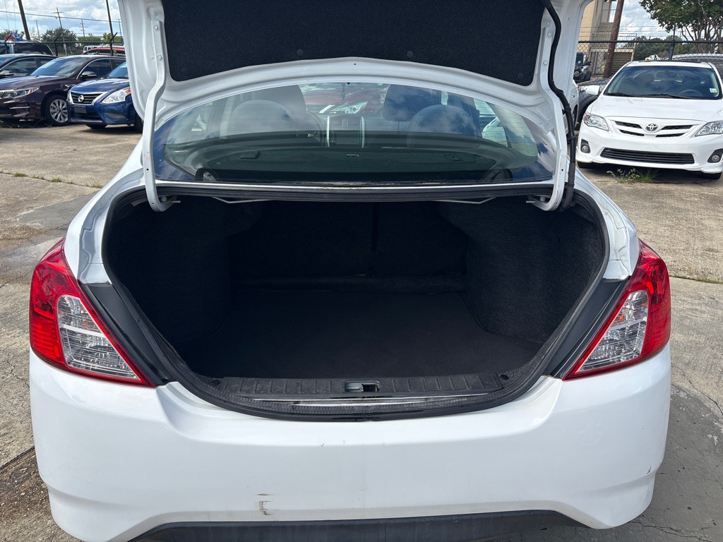 2019 Nissan Versa Image 20