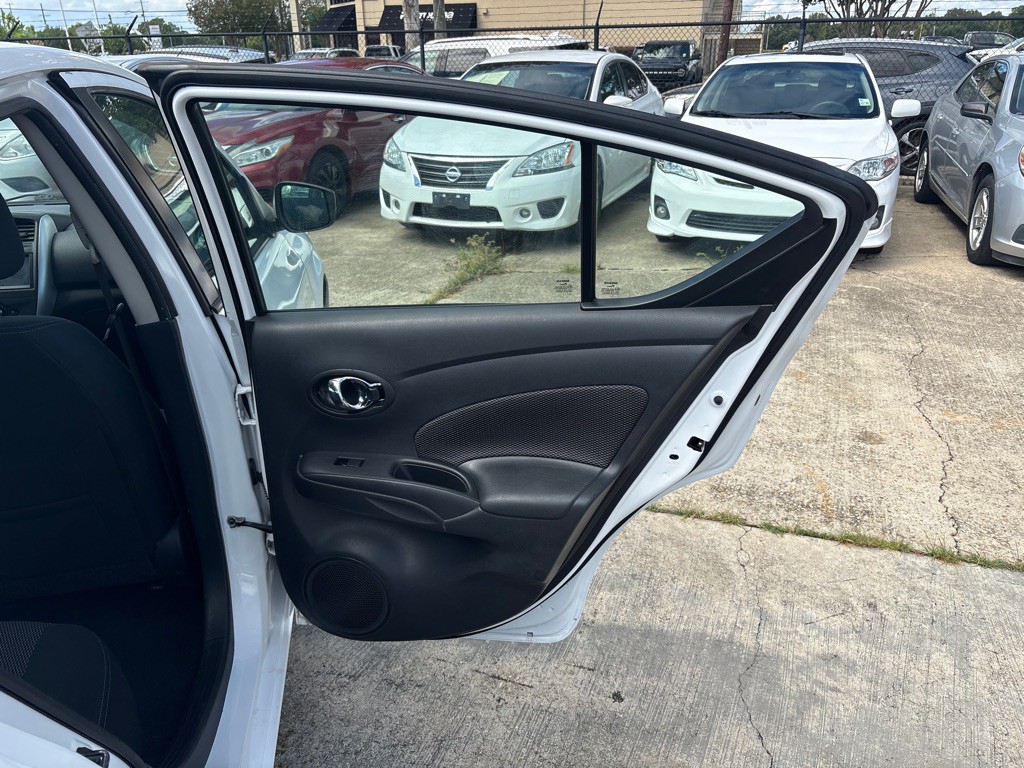 2019 Nissan Versa Image 22
