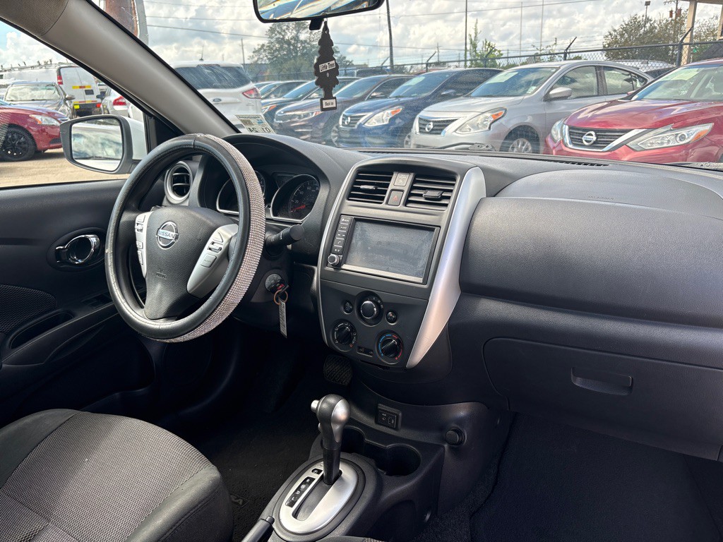 2019 Nissan Versa Image 25