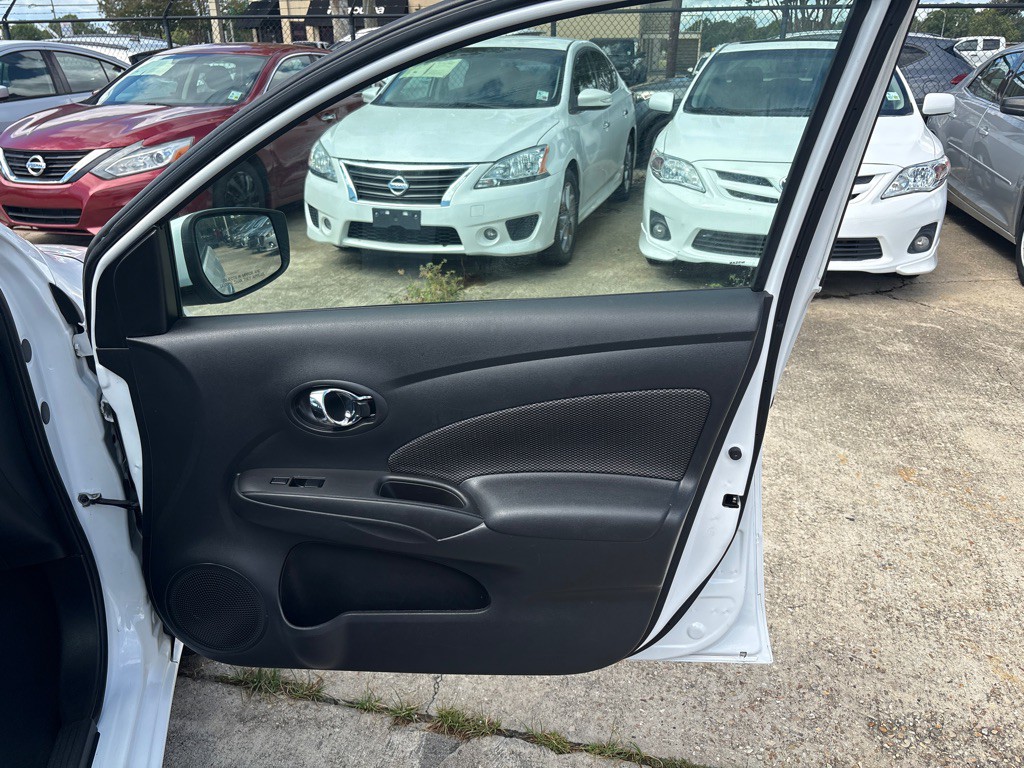 2019 Nissan Versa Image 26