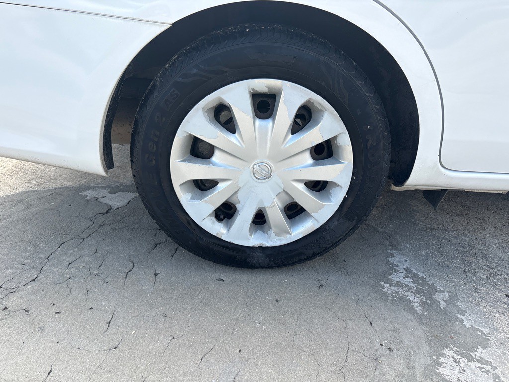 2019 Nissan Versa Image 35