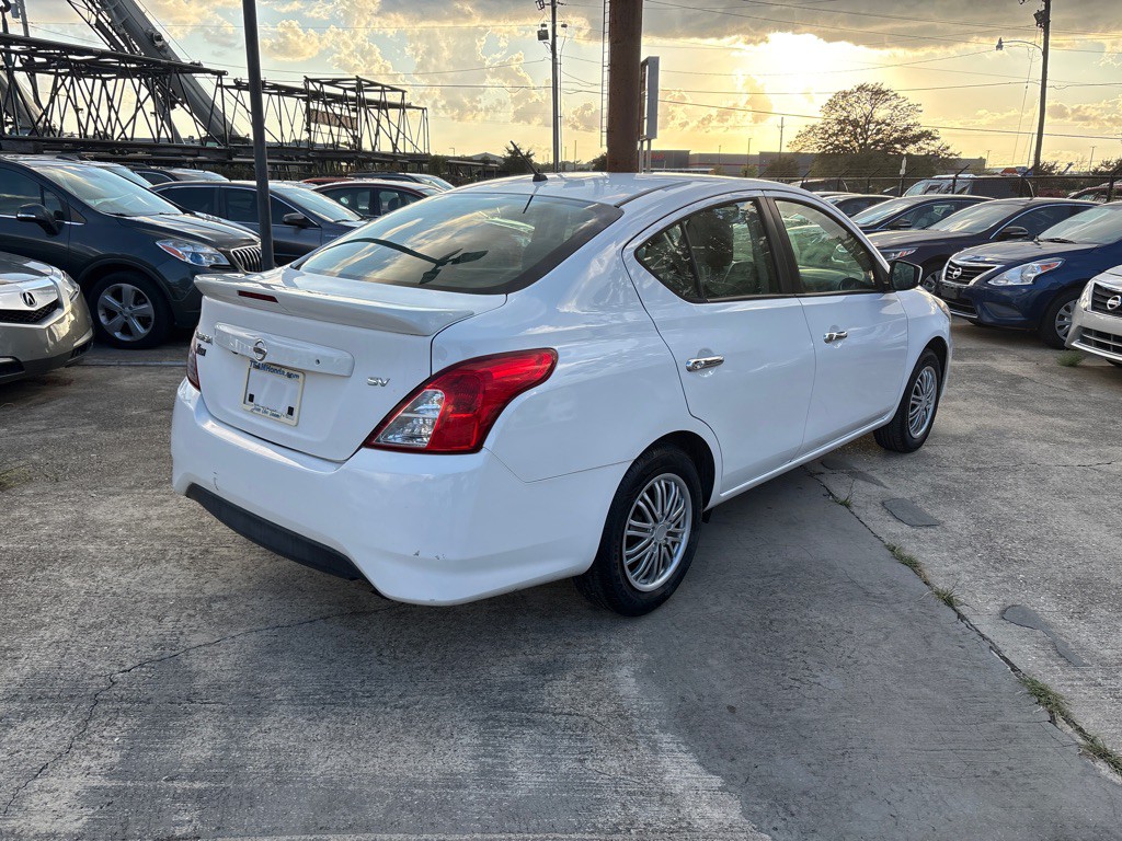 2019 Nissan Versa Image 41