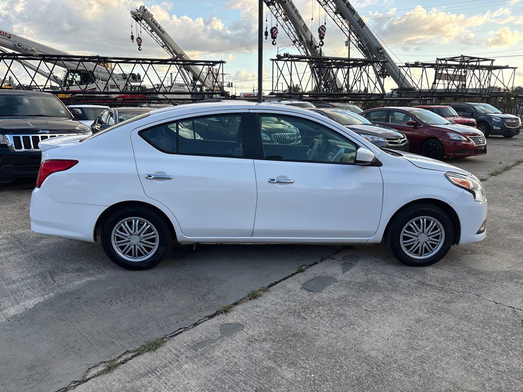 2019 Nissan Versa Image 42