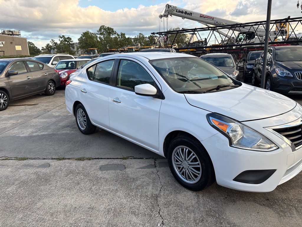 2019 Nissan Versa Image 43