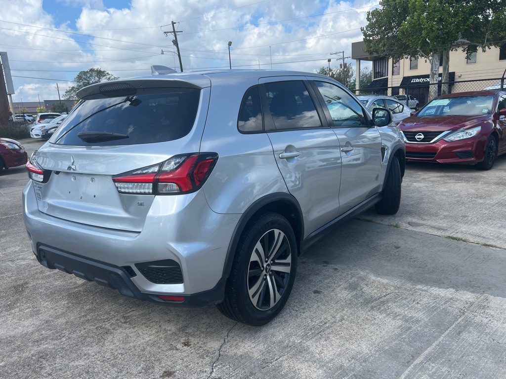 2021 Mitsubishi Outlander Image 8