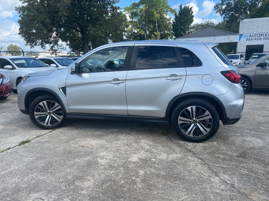 2021 Mitsubishi Outlander Image 11