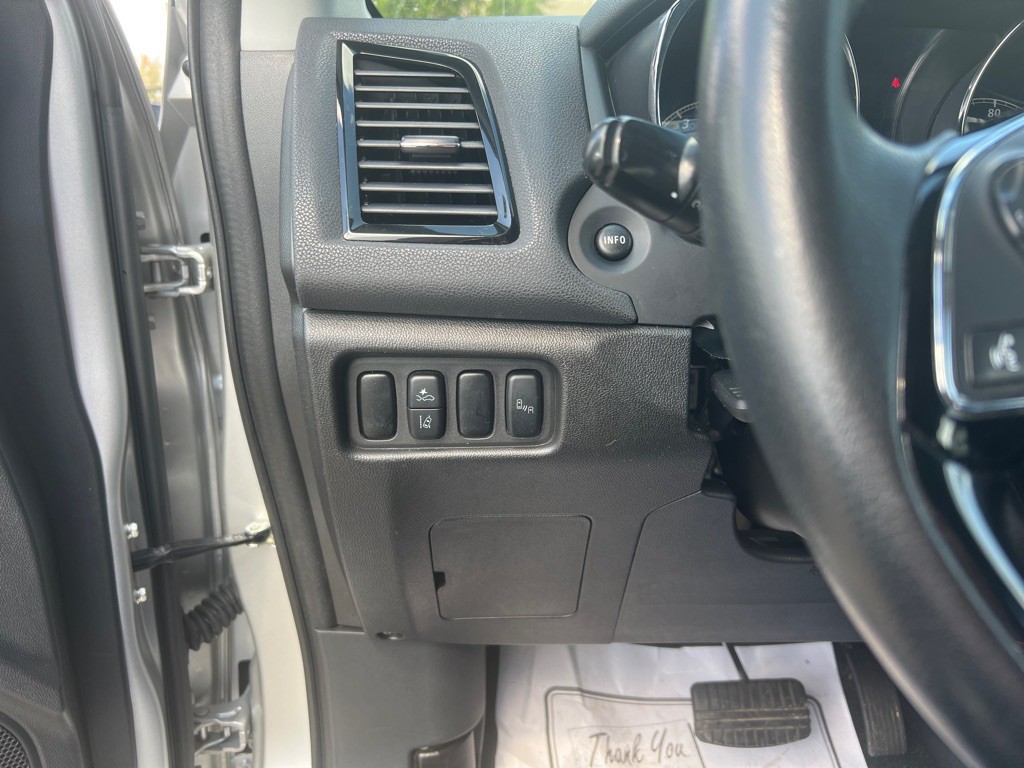 2021 Mitsubishi Outlander Image 17