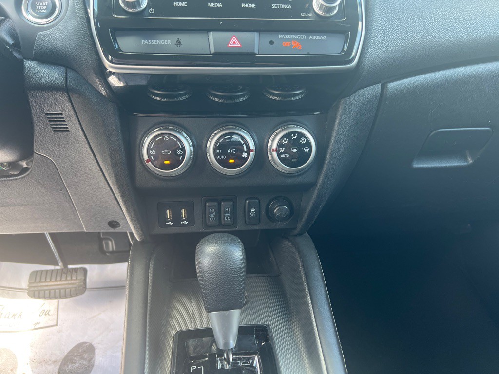 2021 Mitsubishi Outlander Image 20