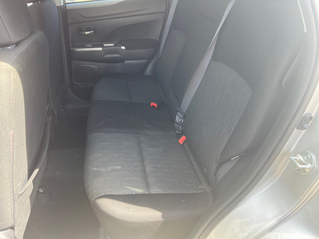 2021 Mitsubishi Outlander Image 24