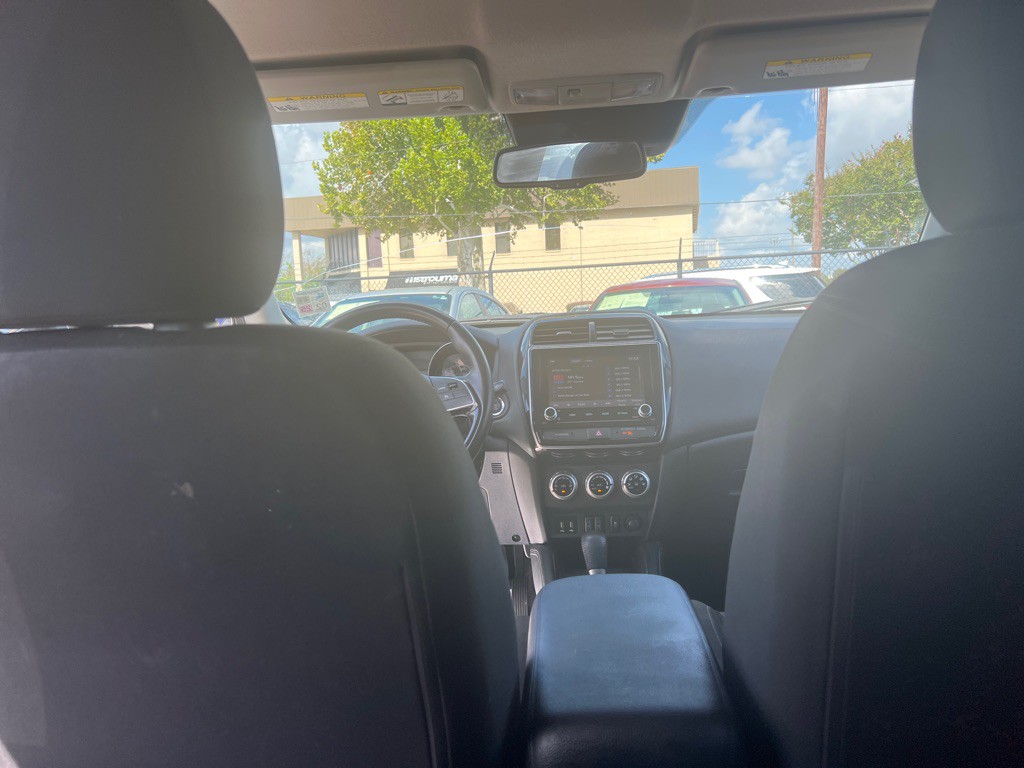 2021 Mitsubishi Outlander Image 25