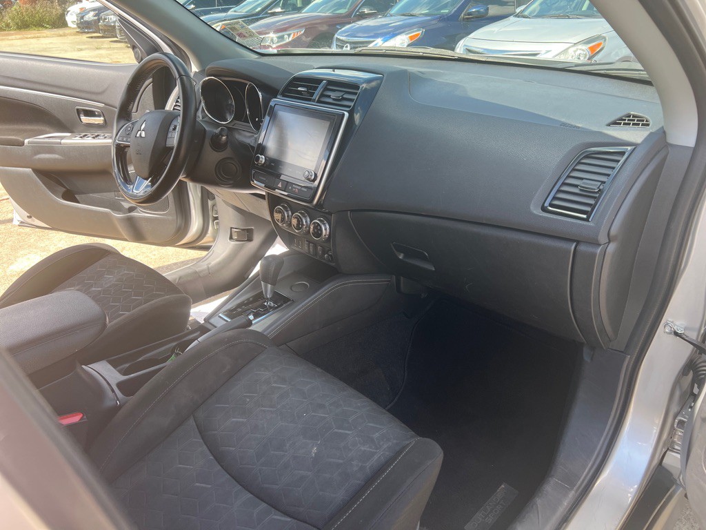 2021 Mitsubishi Outlander Image 30