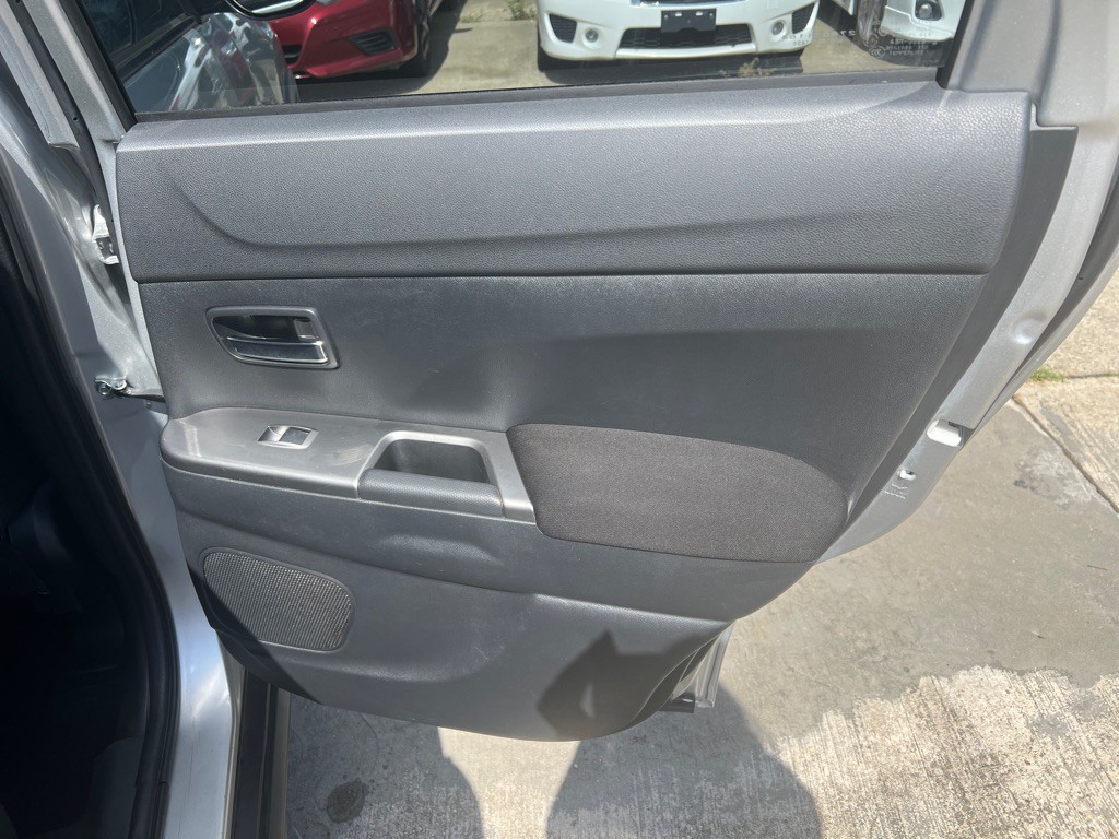 2021 Mitsubishi Outlander Image 36