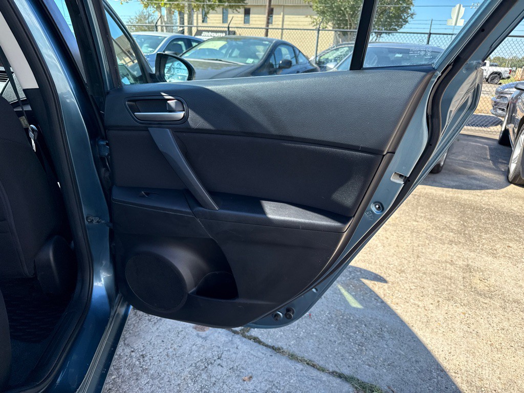 2010 Mazda Mazda3 Image 25