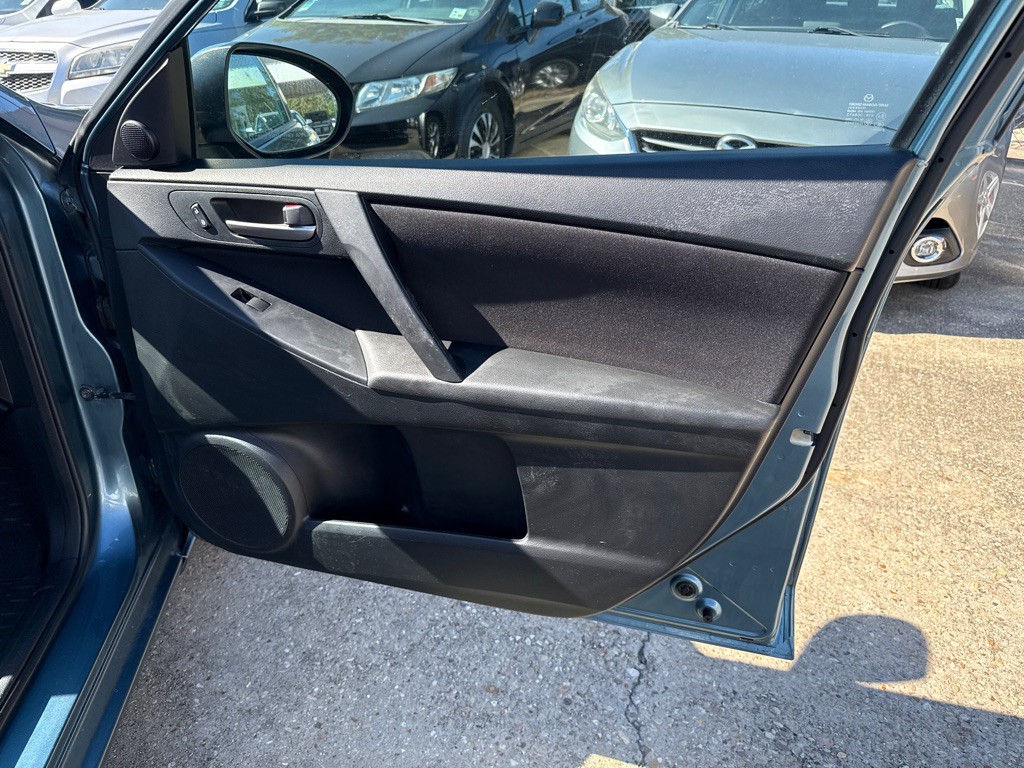 2010 Mazda Mazda3 Image 28