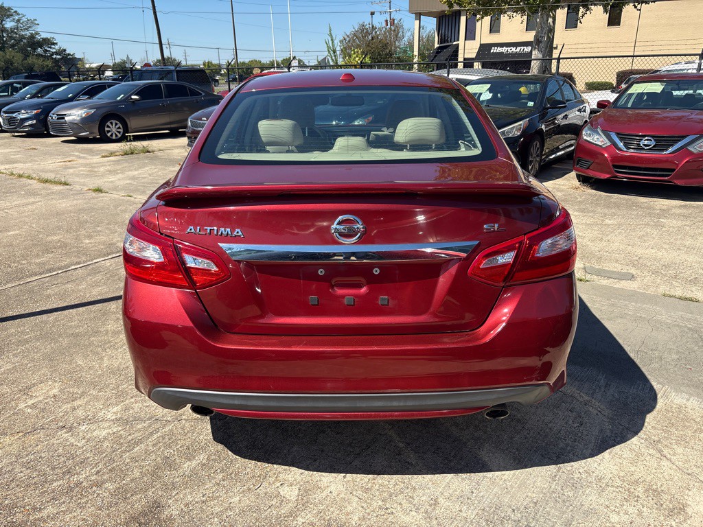 2016 Nissan Altima Image 4