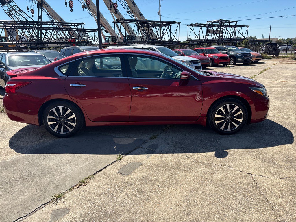 2016 Nissan Altima Image 6