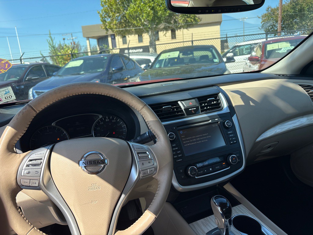 2016 Nissan Altima Image 10