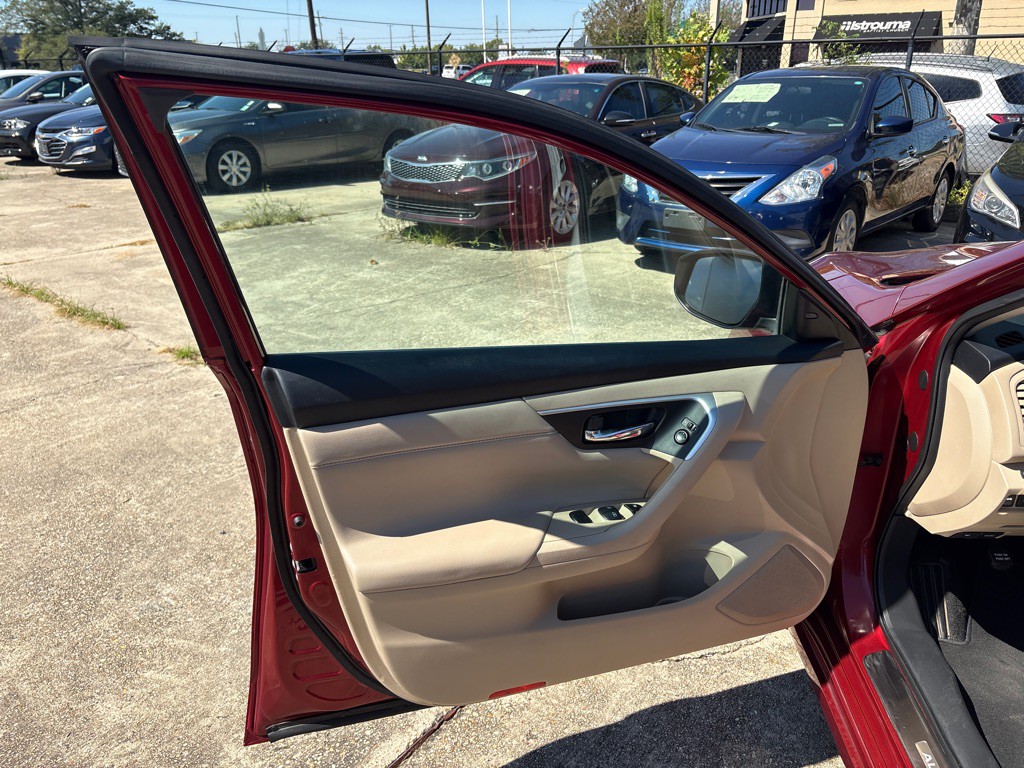 2016 Nissan Altima Image 15