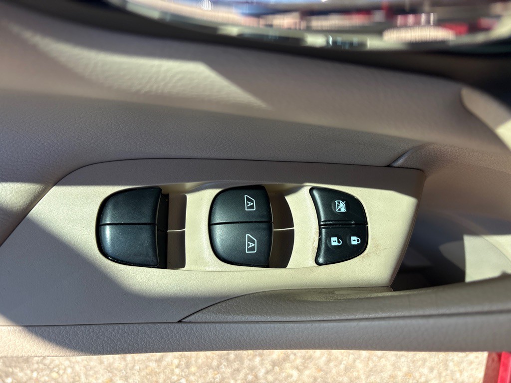 2016 Nissan Altima Image 16