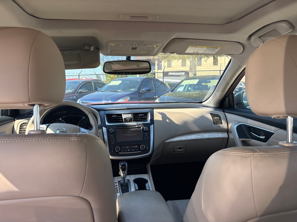 2016 Nissan Altima Image 18