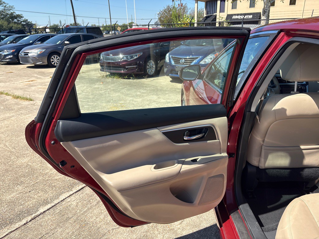 2016 Nissan Altima Image 20