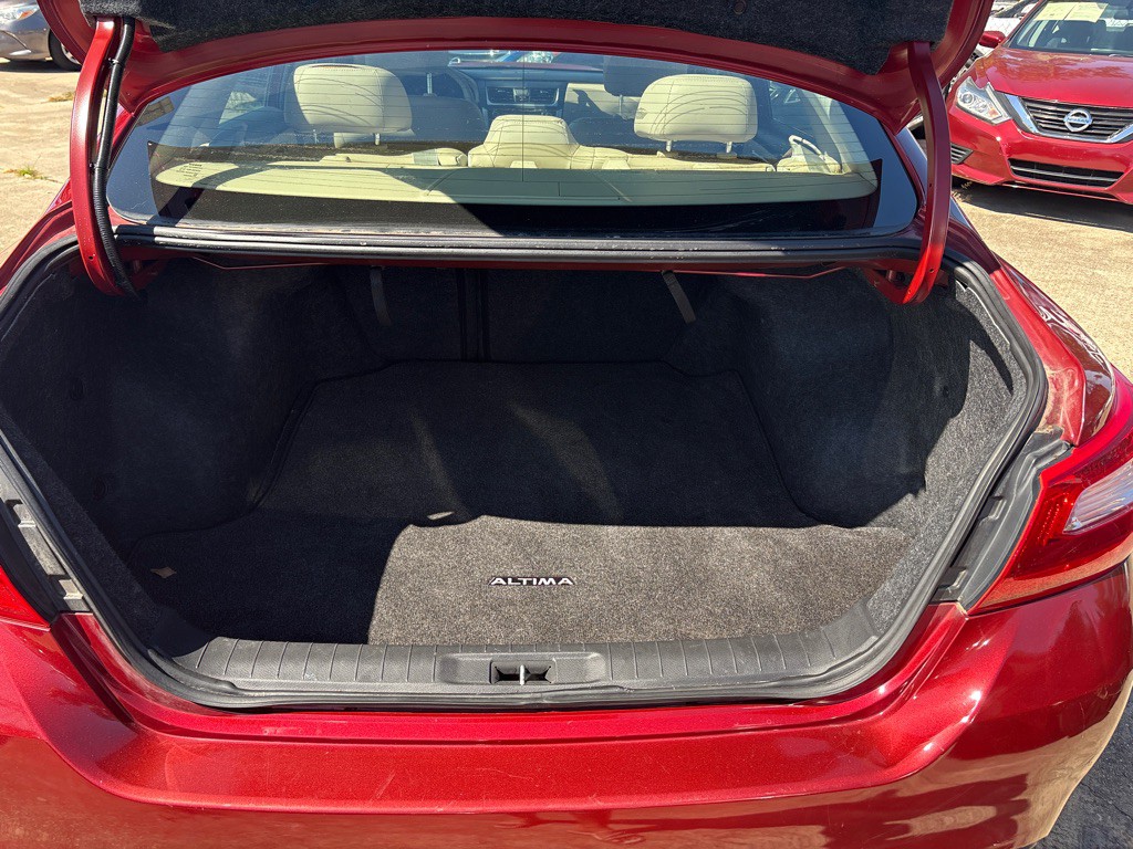 2016 Nissan Altima Image 22