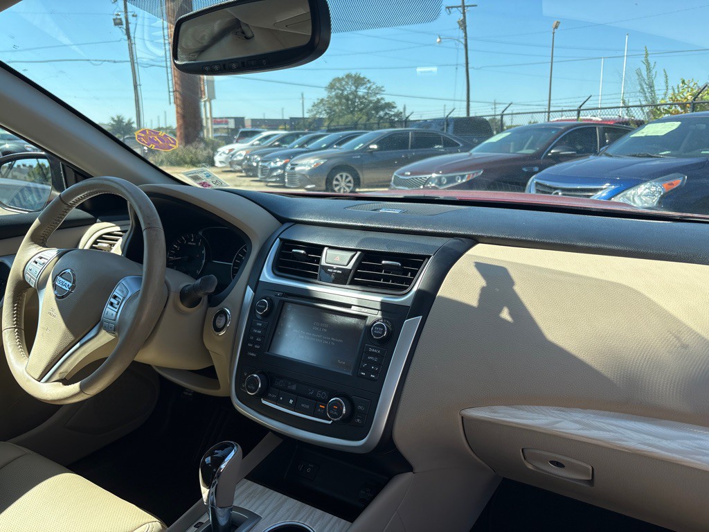 2016 Nissan Altima Image 27