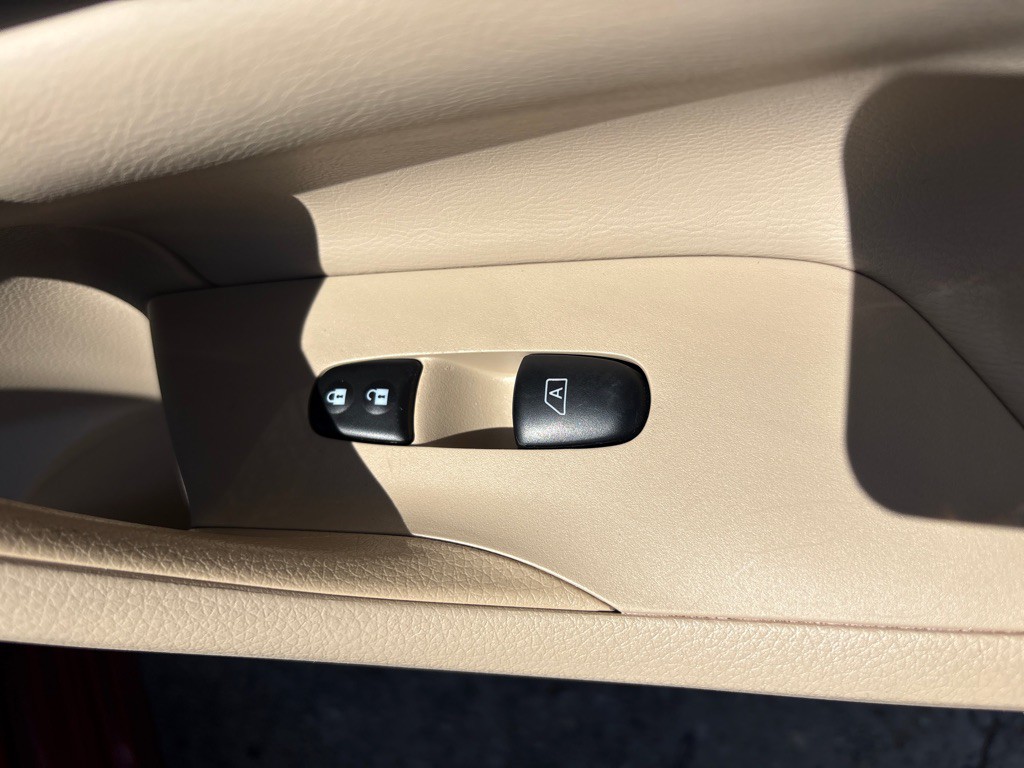 2016 Nissan Altima Image 29