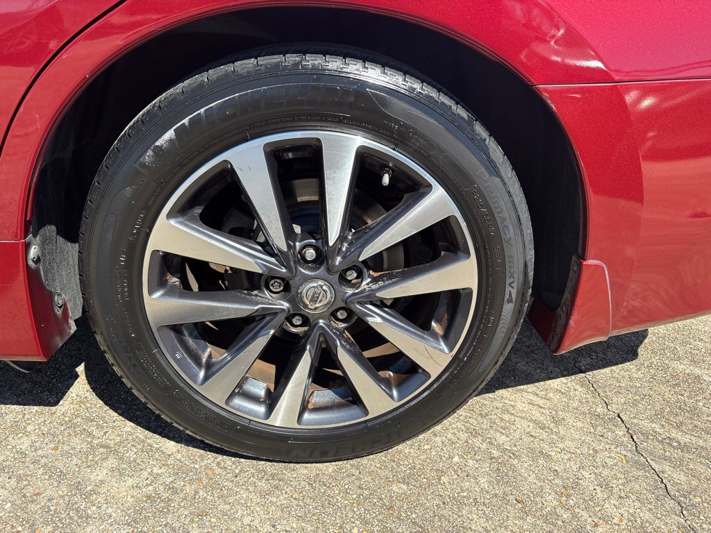 2016 Nissan Altima Image 35
