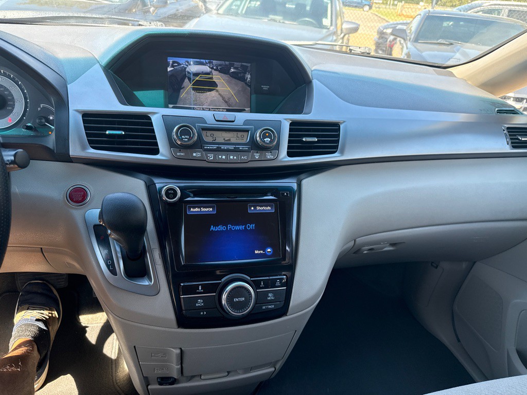 2015 Honda Odyssey Image 14
