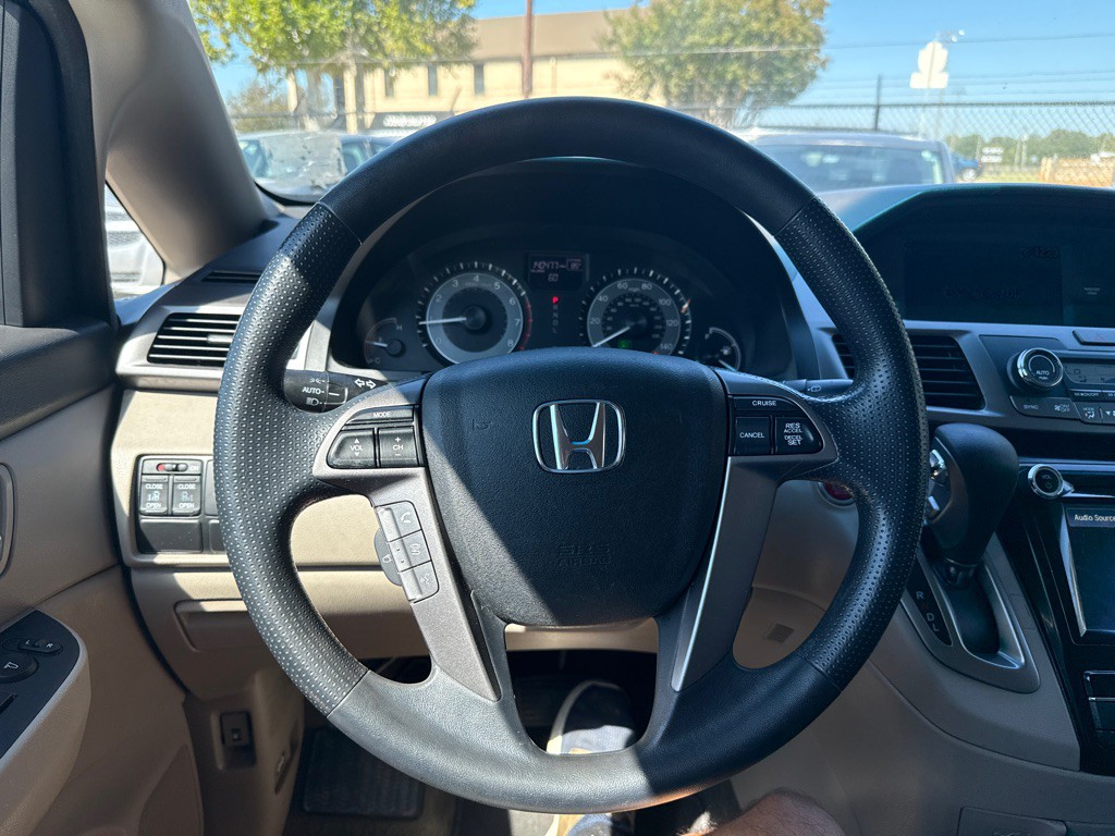 2015 Honda Odyssey Image 16