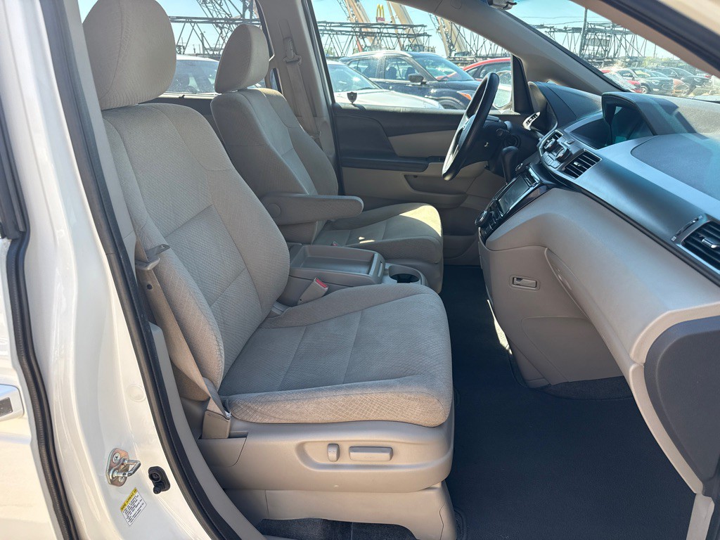 2015 Honda Odyssey Image 25