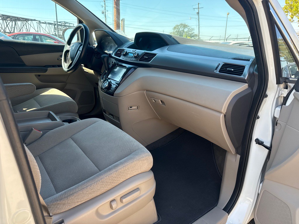 2015 Honda Odyssey Image 26