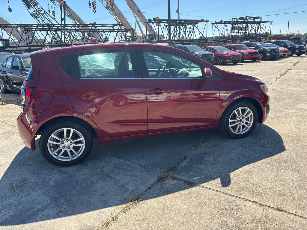 2015 Chevrolet Sonic Image 6