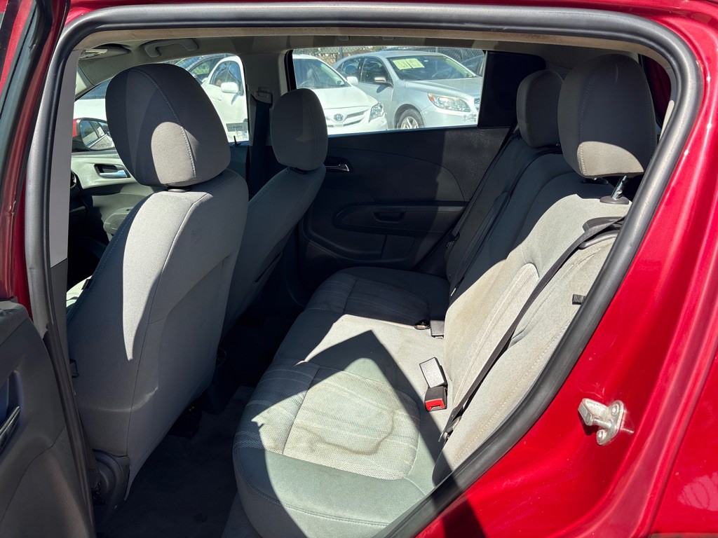 2015 Chevrolet Sonic Image 15
