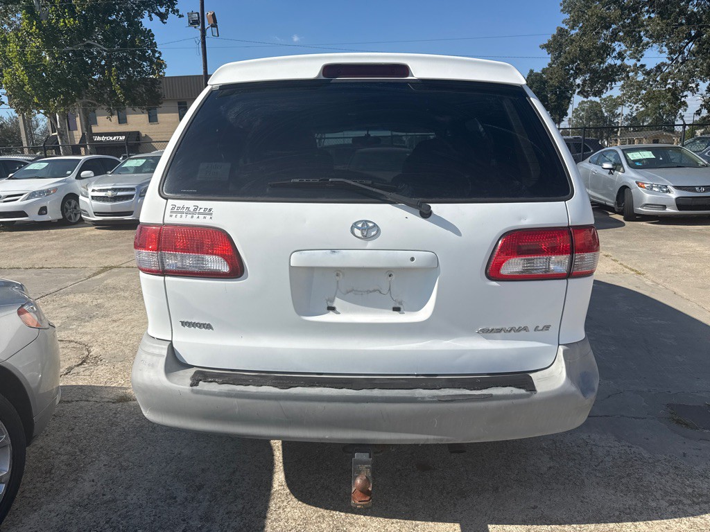 2002 Toyota Sienna Image 7