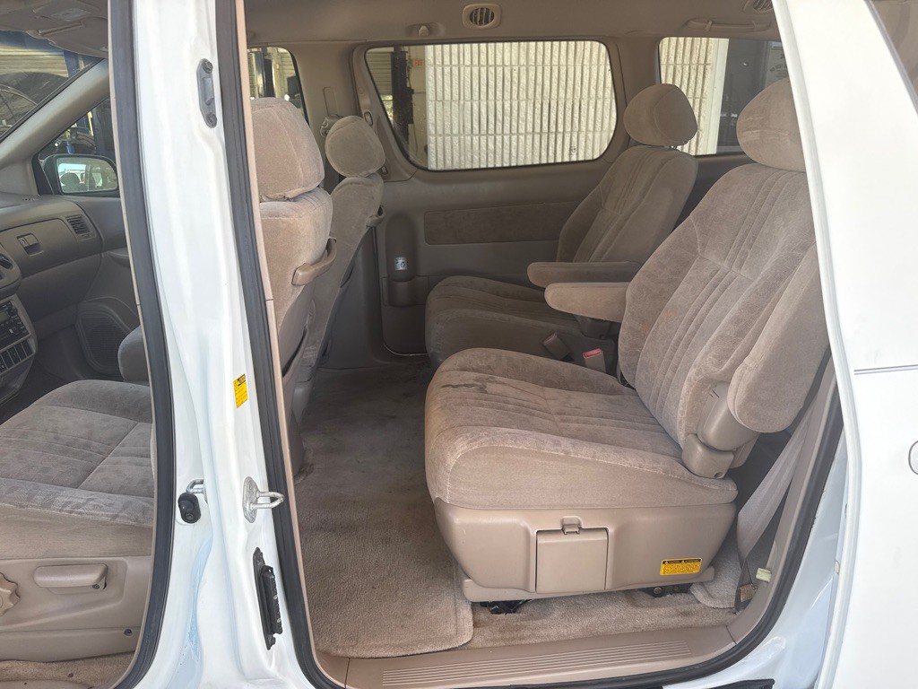 2002 Toyota Sienna Image 10
