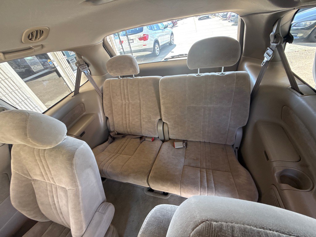 2002 Toyota Sienna Image 11