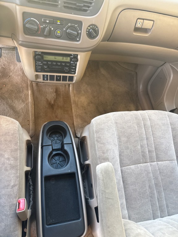 2002 Toyota Sienna Image 14