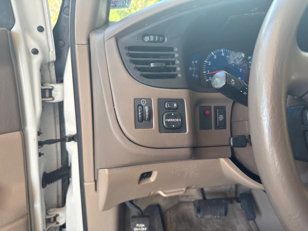 2002 Toyota Sienna Image 16