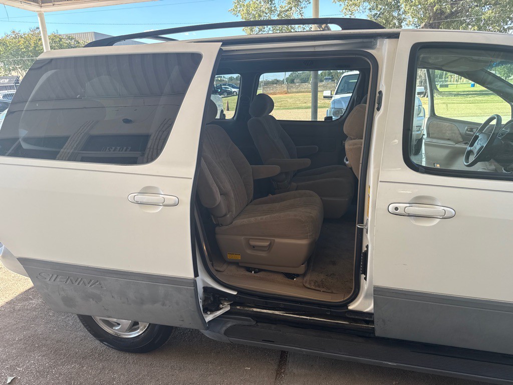 2002 Toyota Sienna Image 20