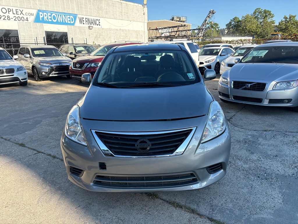 2012 Nissan Versa Image 8