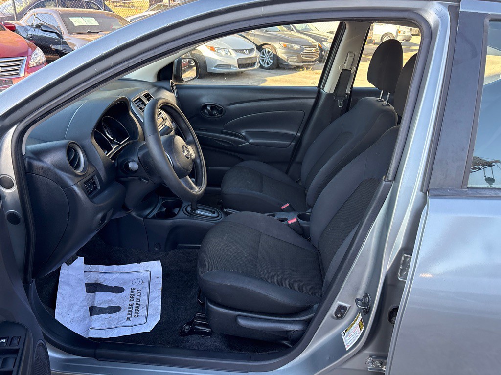 2012 Nissan Versa Image 9