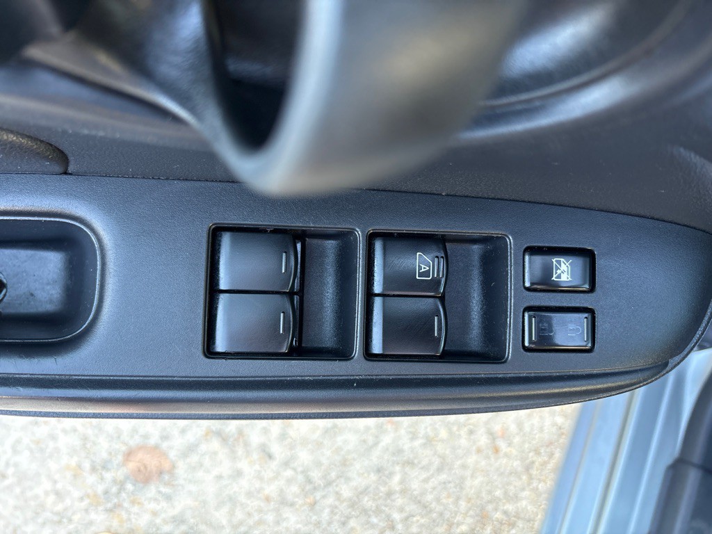 2012 Nissan Versa Image 14