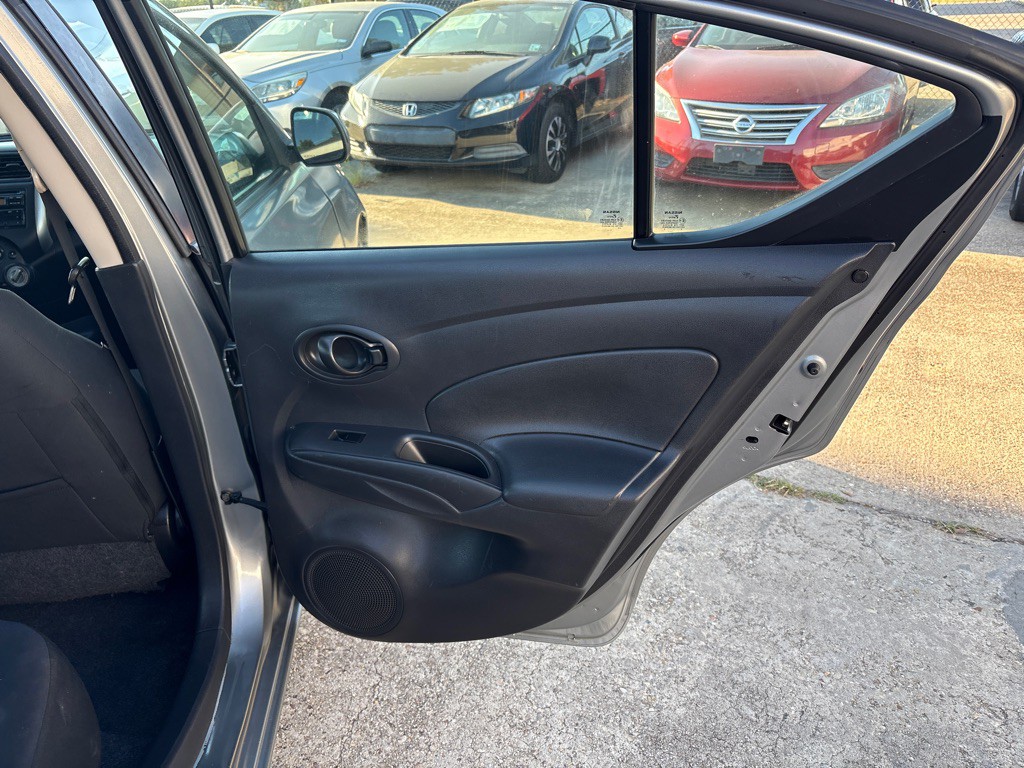 2012 Nissan Versa Image 20