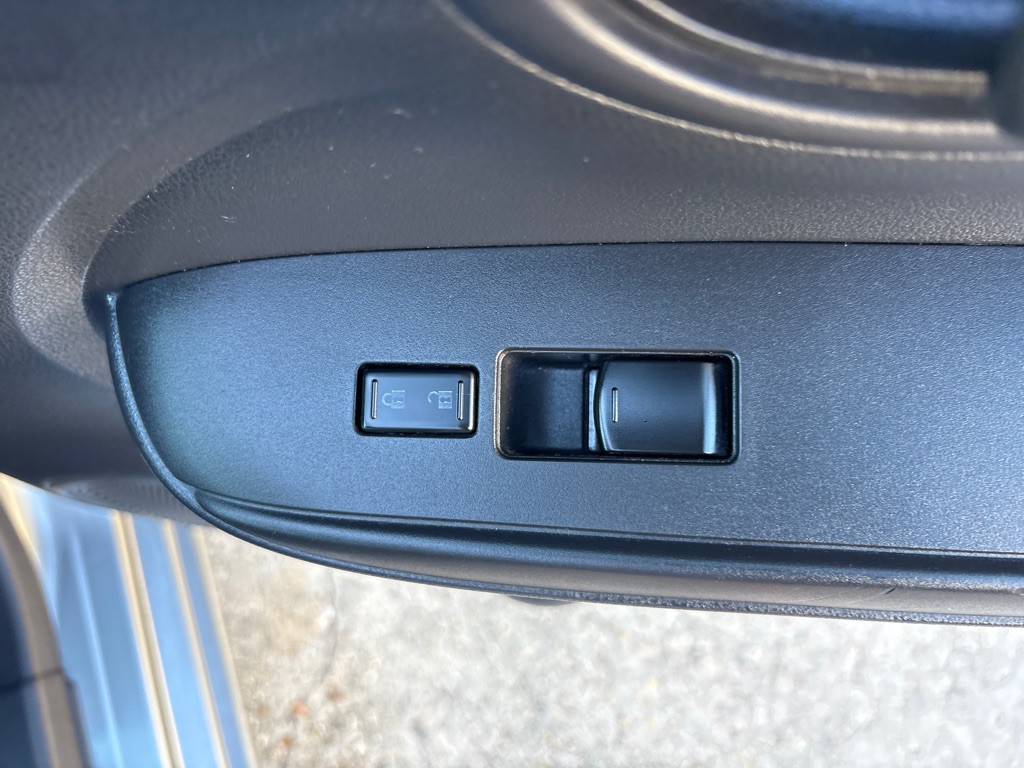 2012 Nissan Versa Image 25